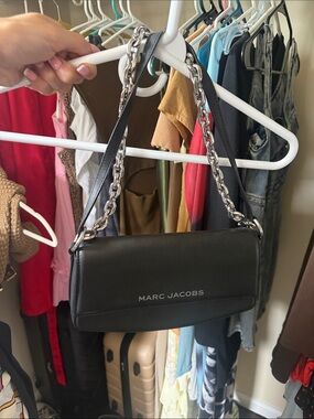 Marc Jacobs Black Leather Shoulder Bag with Silver Chain